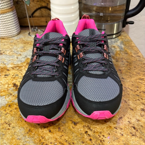 ASICS Gel Venture 7 size 7.5 - Picture 2 of 9